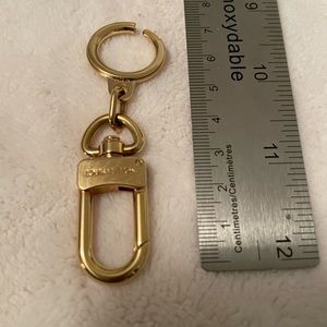Authentic LOUIS VUITTON Anneau Cles Key Holder Metal Gold Tone.